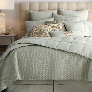 Dransfield & Ross Elizabeth Street King Quilt Comforter and Shams Set in Frost